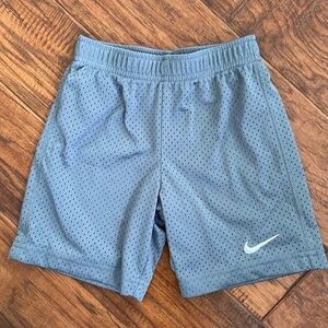 Nike Boys Athletic Shorts, size 5 (small)